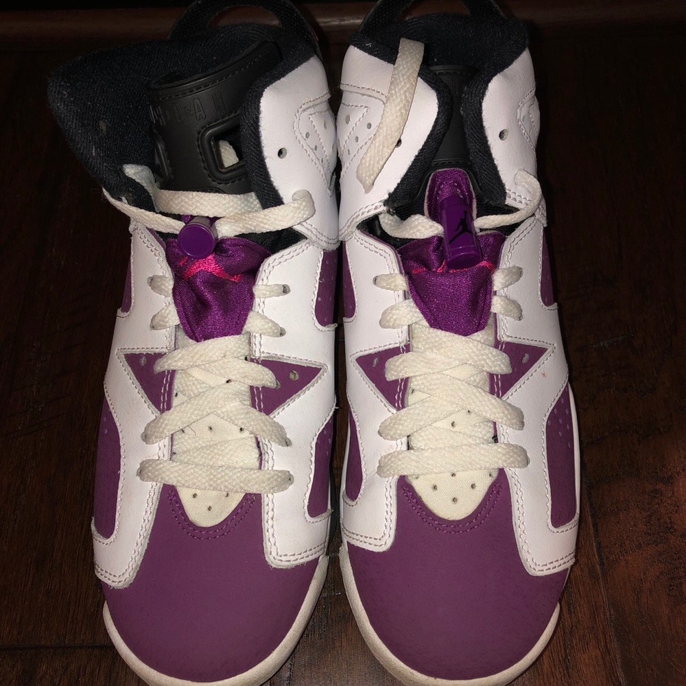 Nike. Sneakers.Jordan.Shoes.Collectible sneakers.shoes.